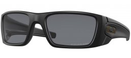 Lunettes de soleil - Oakley - FUEL CELL OO9096 - 9096-05 MATTE BLACK // GREY POLARIZED